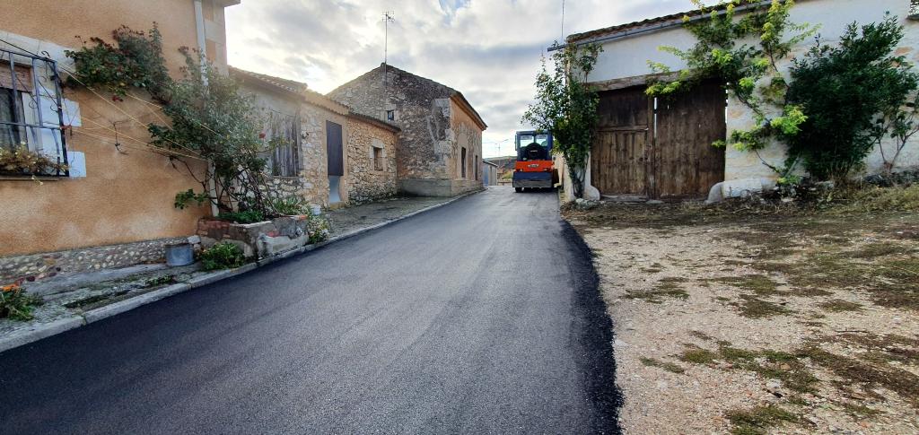 Pavimentación y colocación de contadores en Hontangas (Burgos)